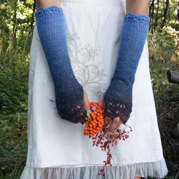 Handknit  Fingerless Long Gloves blue to grey - Picture 1 of 5
